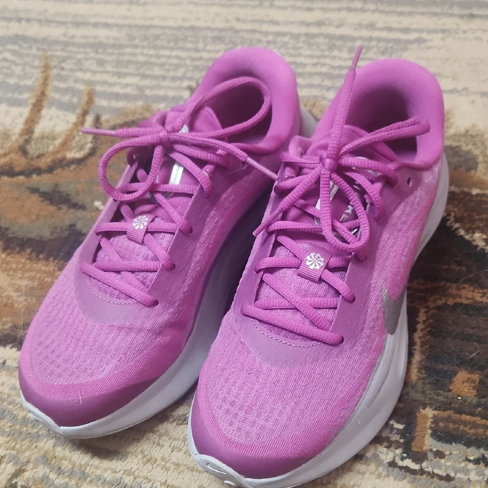 Nike  Jurney Run PRM Women's Vibrant Fusia - Picture 3 of 12